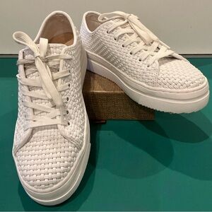 Women's On-34th Lusille White Woven Lace-Up Sneakers Size 6